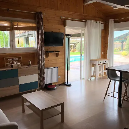 Chalet Independant Avec Piscine Proche Du Centre Gasthuis